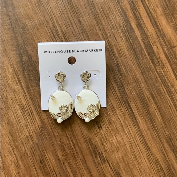 WHBM stone & mother of pearl floral drop earring - Picture 2 of 14